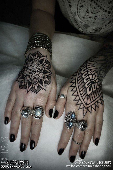 精美点刺梵花文纹身图案