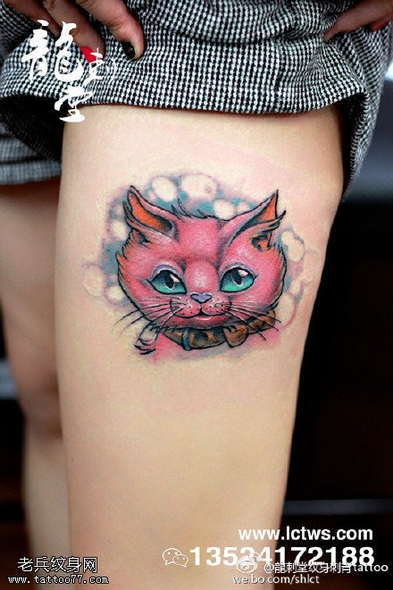 腿部粉嫩猫咪纹身图案