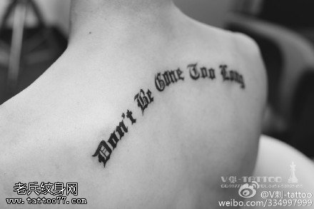 黑色唯美英文纹身图案