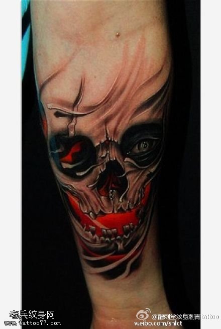血红眼睛骷髅纹身图案
