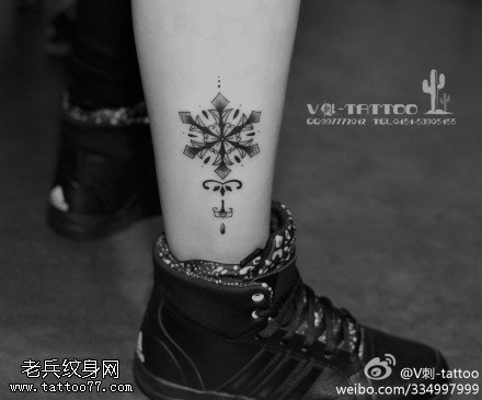 精致优雅雪花纹身图案