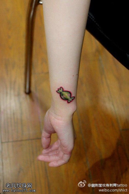 胳膊糖果单色美丽纹身图案