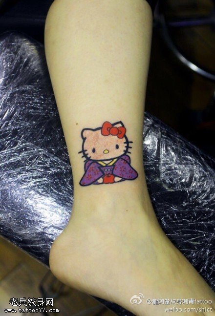 腿部可爱和服日风凯蒂猫纹身图案