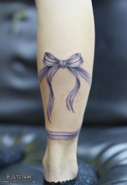 逼真漂亮的蝴蝶结纹身图案