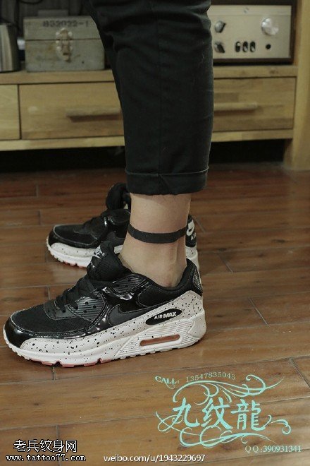 清爽简单的脚环纹身图案