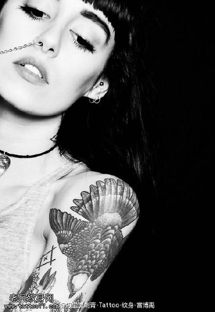 欧美风穿刺与点刺美女纹身图案