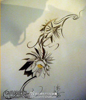 清新优美的蔓藤花纹身图案