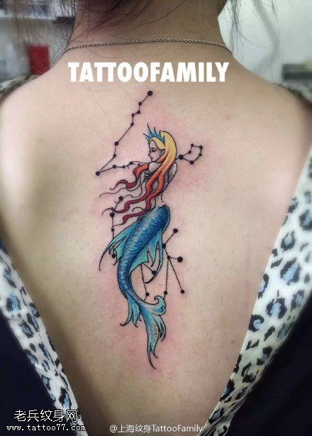 彩绘精美的美人鱼纹身图案