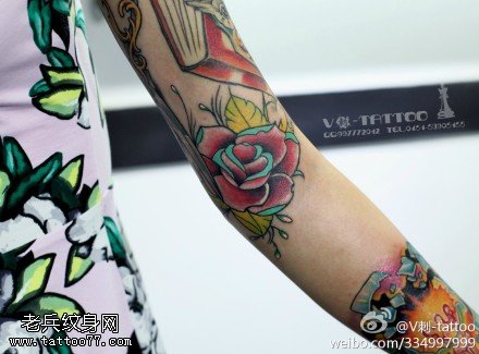 绚丽夺目花符号纹身图案