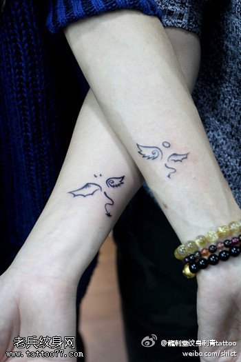 胳膊小翅膀恶魔纹身图案