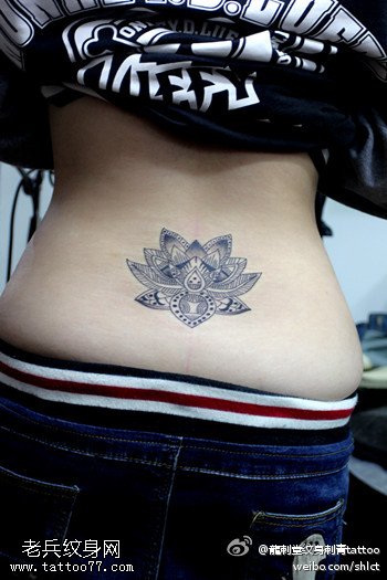 莲花点刺神圣清新纹身图案