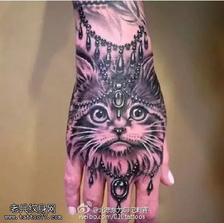 经典可爱的猫咪纹身图案