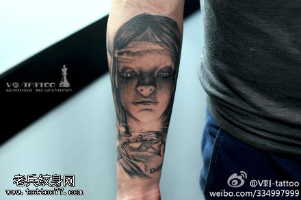 欧美风静谧女孩纹身图案