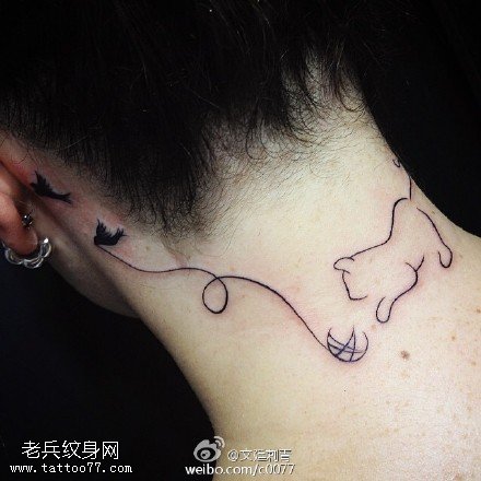 顽皮的小猫咪纹身图案