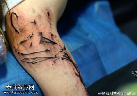 水墨罂粟花纹身图案