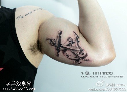 唯美精致船锚纹身图案