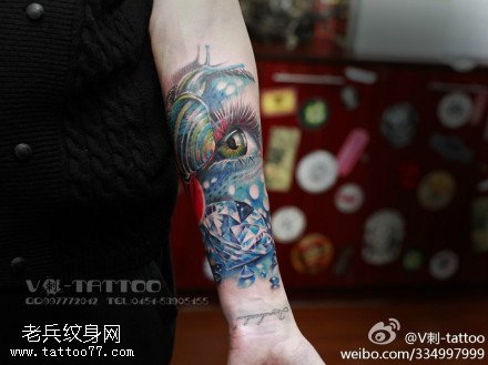 清澈深邃眼纹身图案