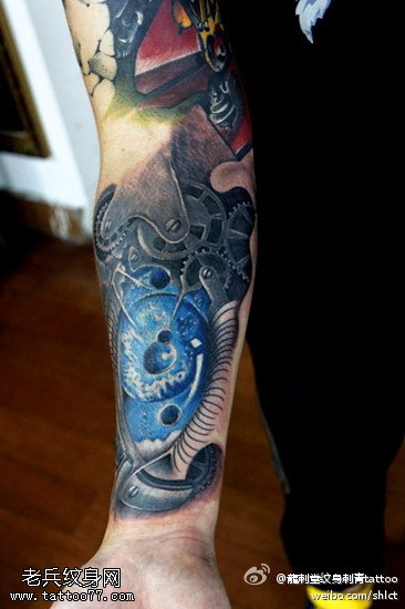 胳膊外骨骼计划金属齿轮纹身图案