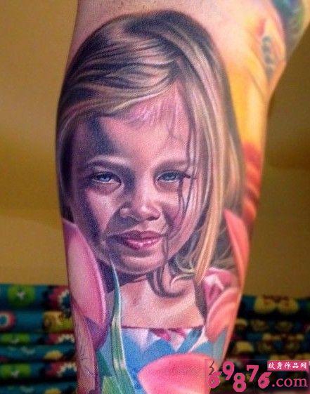 腿上可爱小女孩纹身图片