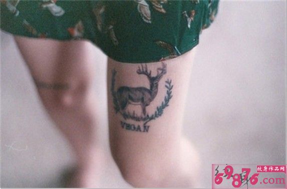 女生大腿唯美好看的麋鹿纹身图片图片