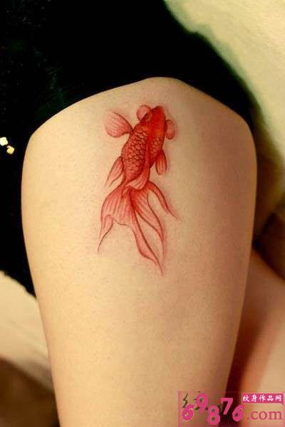 性感女生大腿可爱好看的金鱼纹身图片图片
