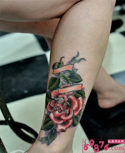 爱情玫瑰时尚脚部纹身图片