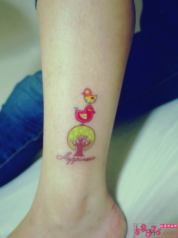 脚部可爱卡通小鸟纹身图片