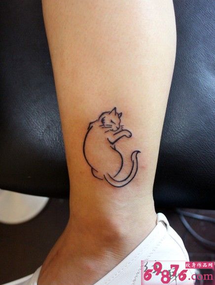 呆萌慵懒的猫咪图片