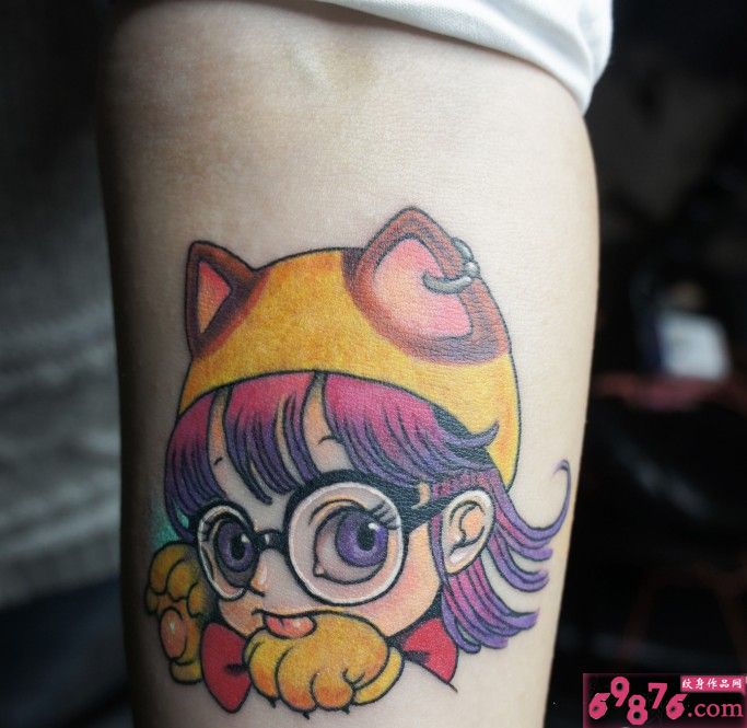 大腿阿拉蕾头像纹身图片