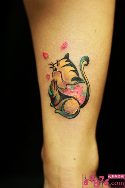 后脚踝猫咪樱花纹身图片