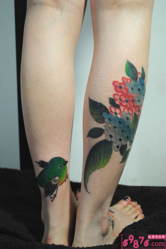 时尚漂亮小腿好看的清新花与小鸟纹身图片