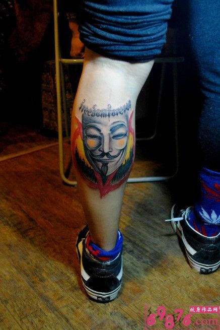 V字仇杀队面具腿部纹身图片