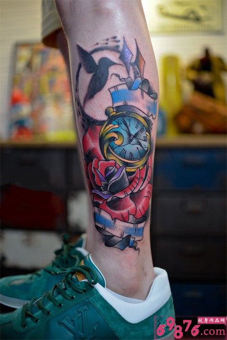 小腿玫瑰与时间创意纹身图片