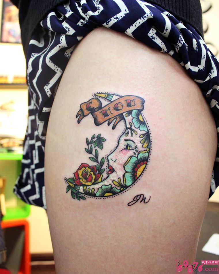 玫瑰月亮美女头像纹身图片