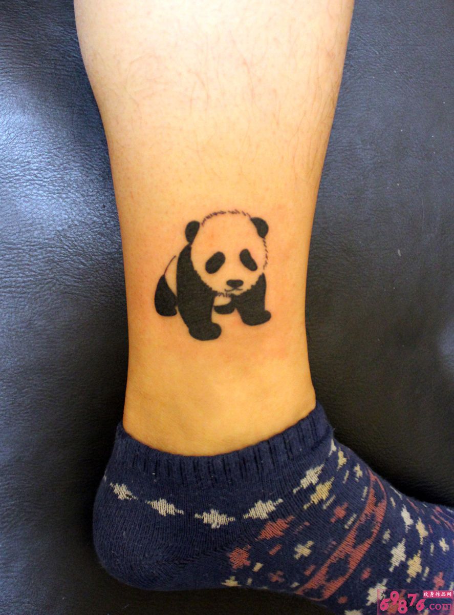 脚踝熊猫宝宝清新纹身图片