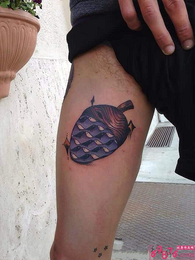 大腿可爱小坚果食物纹身图片