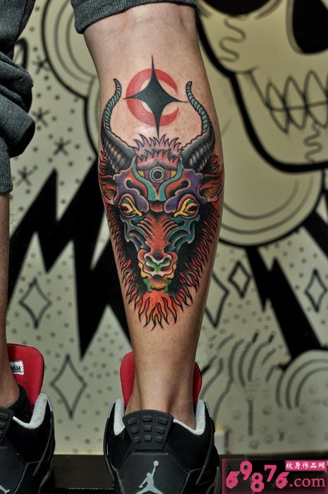 创意羊角头图腾脚部纹身图片