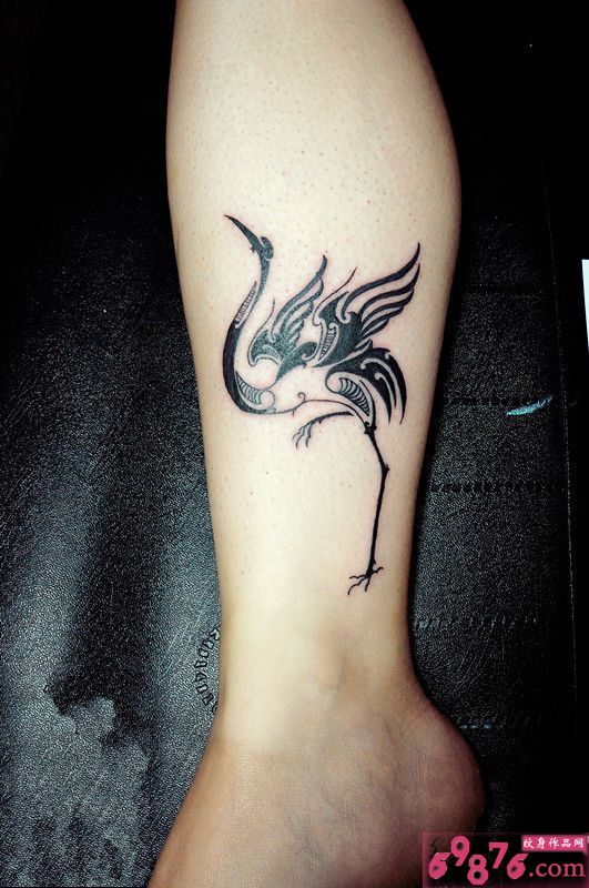 小腿丹顶鹤清新纹身图片