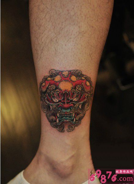 小腿唐狮子头像纹身图片