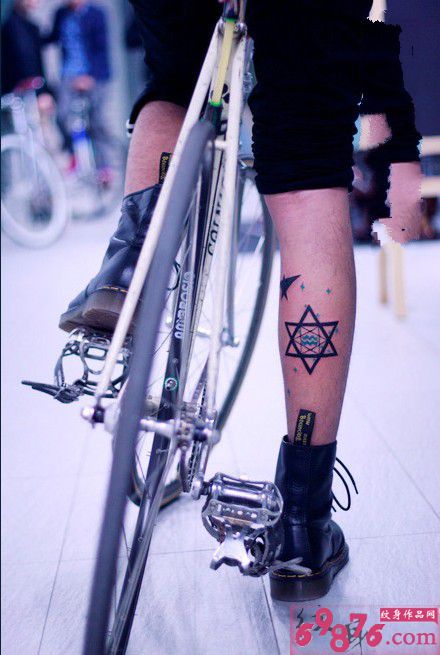 六角芒星小腿创意纹身图片