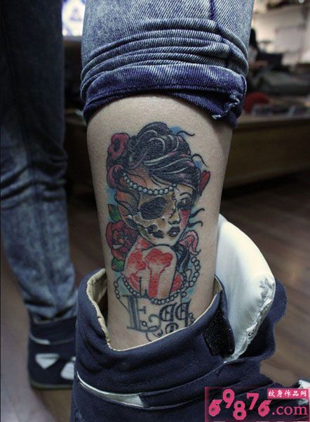 假面骷髅美女复古纹身图片