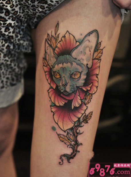 创意喵星人大腿纹身图片