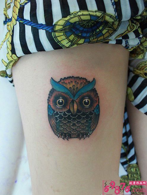 美腿彩色猫头鹰可爱纹身图片