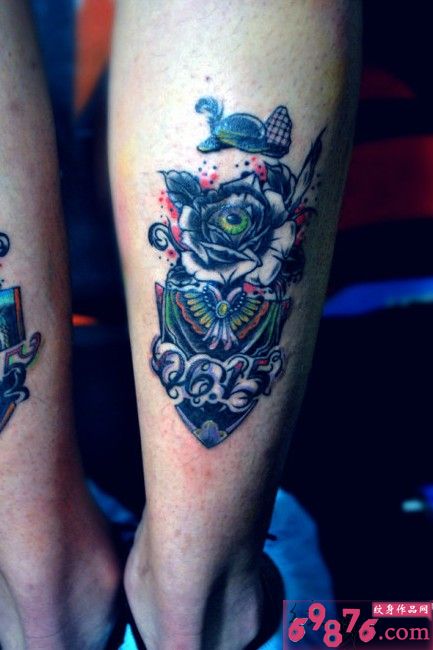 创意花眼小腿欧美纹身图片