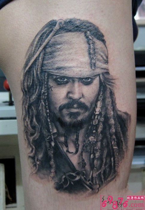 欧美杰克船长霸气腿部纹身图片