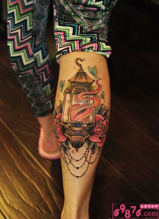 欧美风路灯创意小腿纹身图片