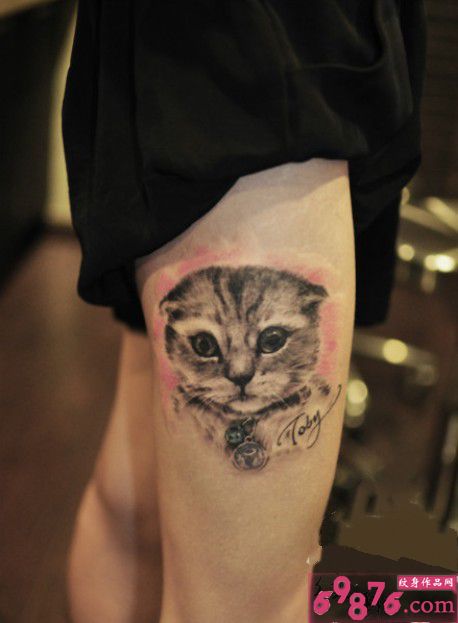 可爱喵星人大腿纹身图片