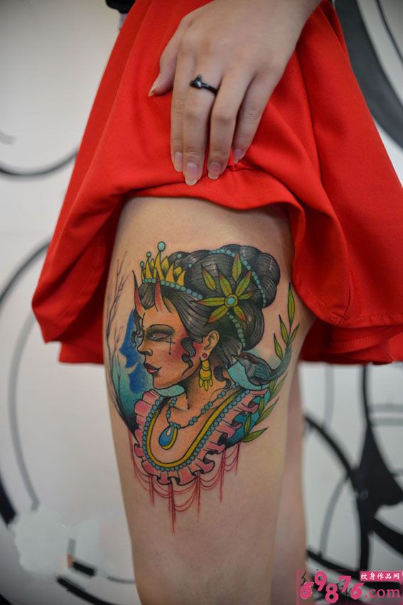 欧美风美女大腿纹身图片