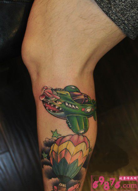 创意小鲨鱼牌战斗机刺青图片