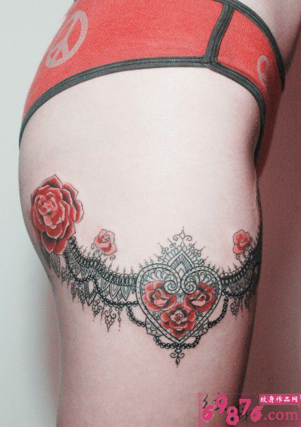 性感蕾丝大腿纹身图片